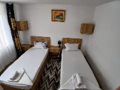 ACASĂ LA PIATRA NEAMȚ interior