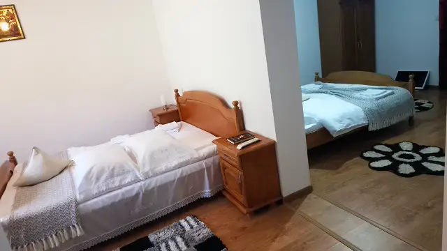 AFINIŞ cameră Apartament cu 2 Dormitoare