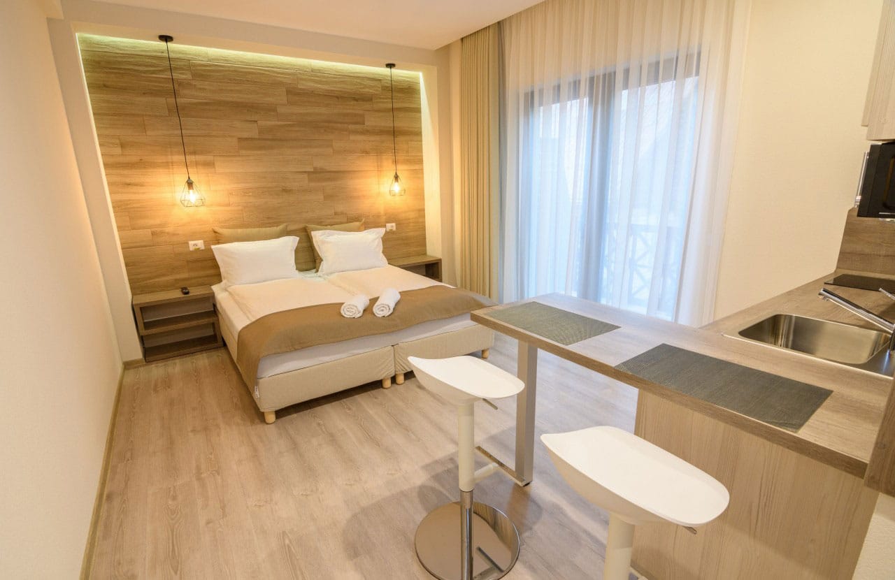 AMETHYST exterior