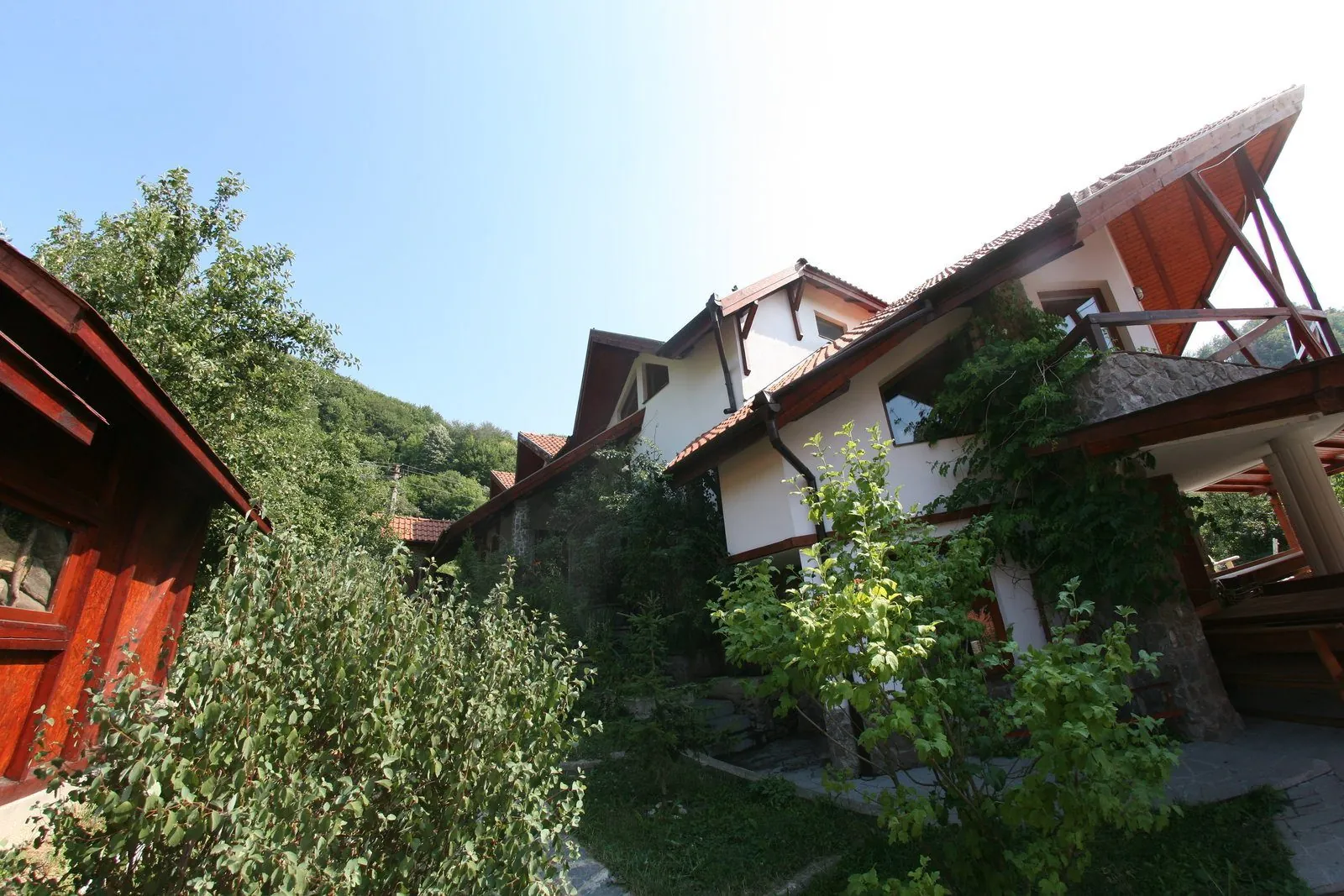 ANASTASIA exterior