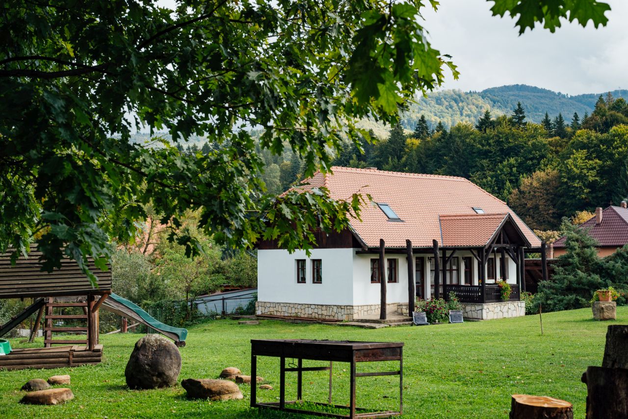 ANSELMO exterior