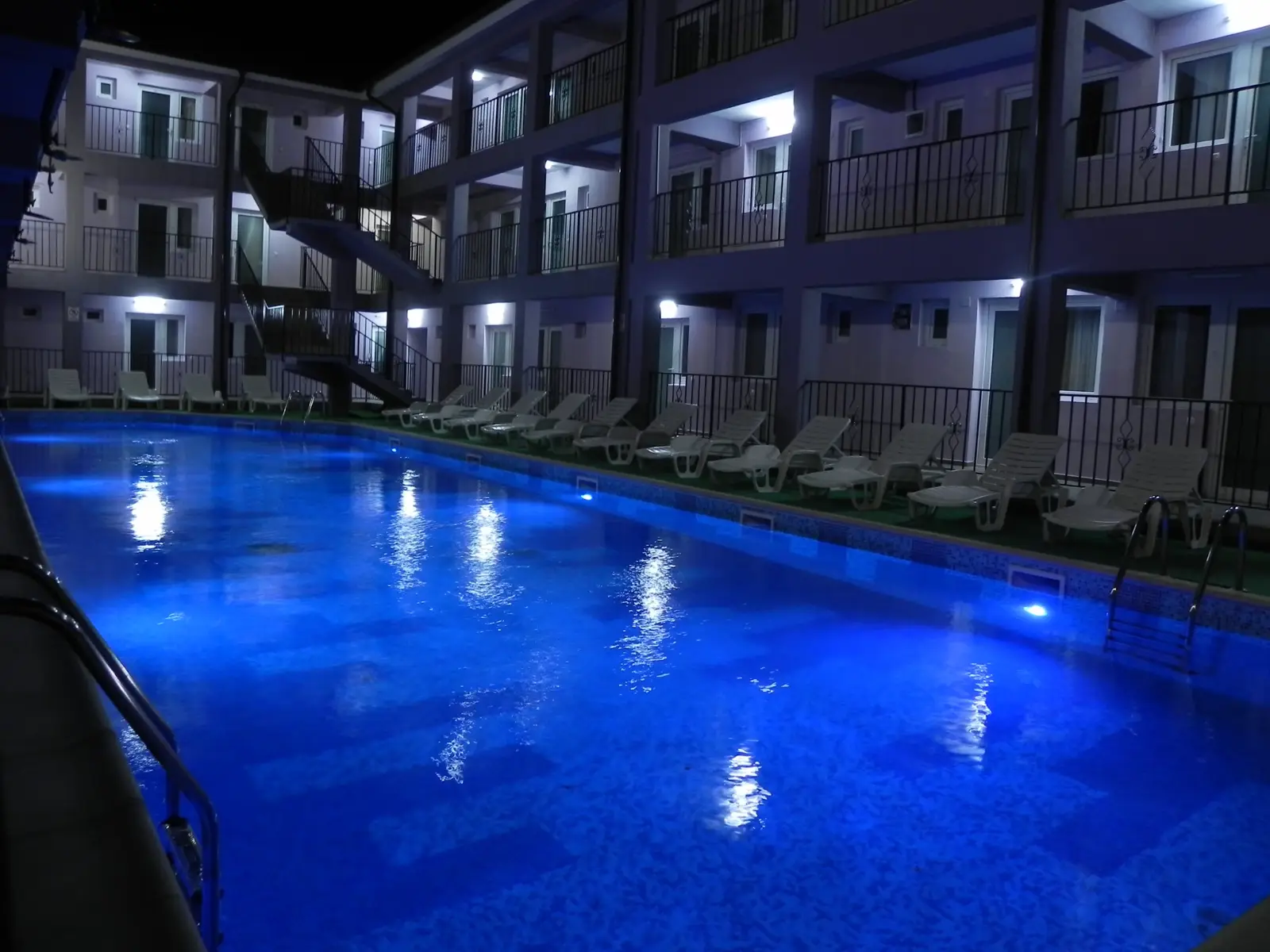 Cazare APROAPE DE MARE LA CASTEL ACCOMODATION în Costineşti, Constanța