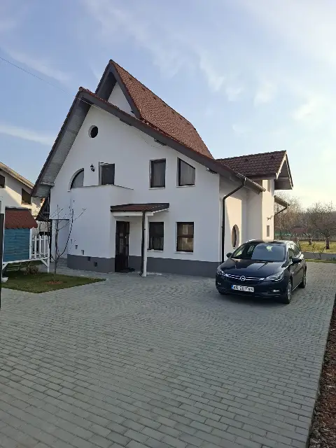 Cazare AUTENTIC ADORABLE APARTMENT în Albeştii Pământeni, Argeș - autentic-adorable-apartment-com-albestii-de-arges-sat-albestii-pamanteni