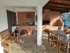 AUTENTIC ADORABLE APARTMENT facilități