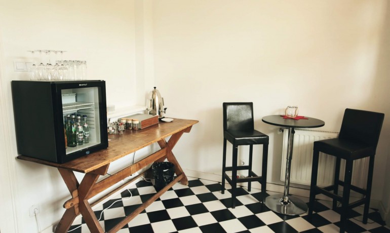 BOUTIQUE LES BARON exterior