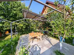 CASA DE SUB MĂGURĂ exterior
