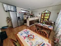 CASA DE SUB MĂGURĂ facilități