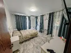 CASA DE SUB MĂGURĂ interior