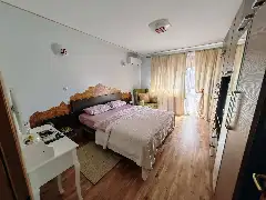 CASA DE SUB MĂGURĂ interior
