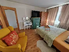 CASA DE SUB MĂGURĂ interior