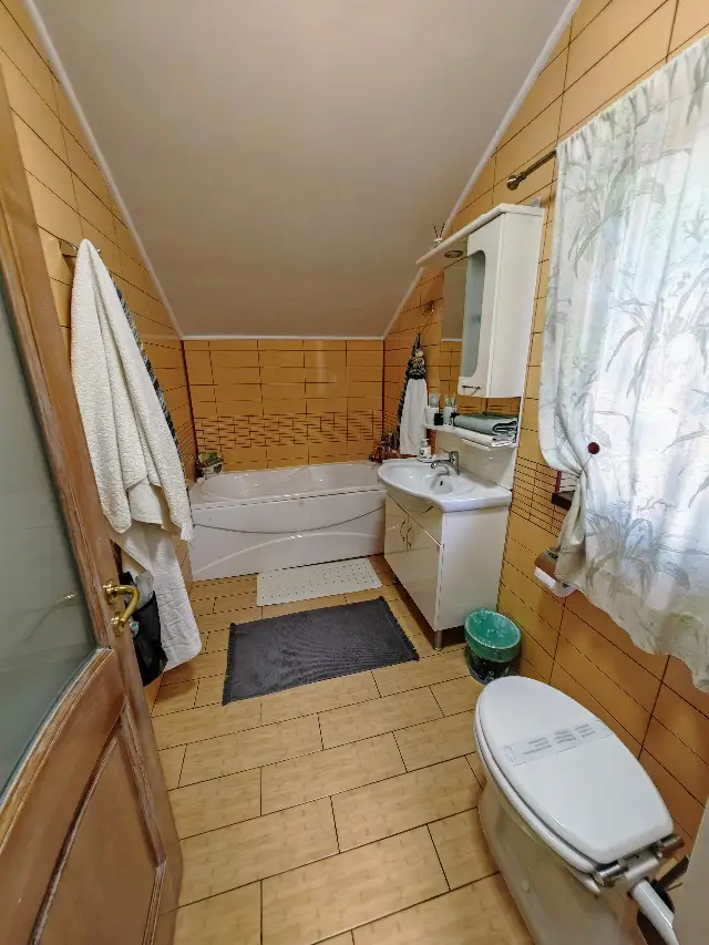 CASA DE SUB MĂGURĂ cameră Apartament 2 camere cladirea A