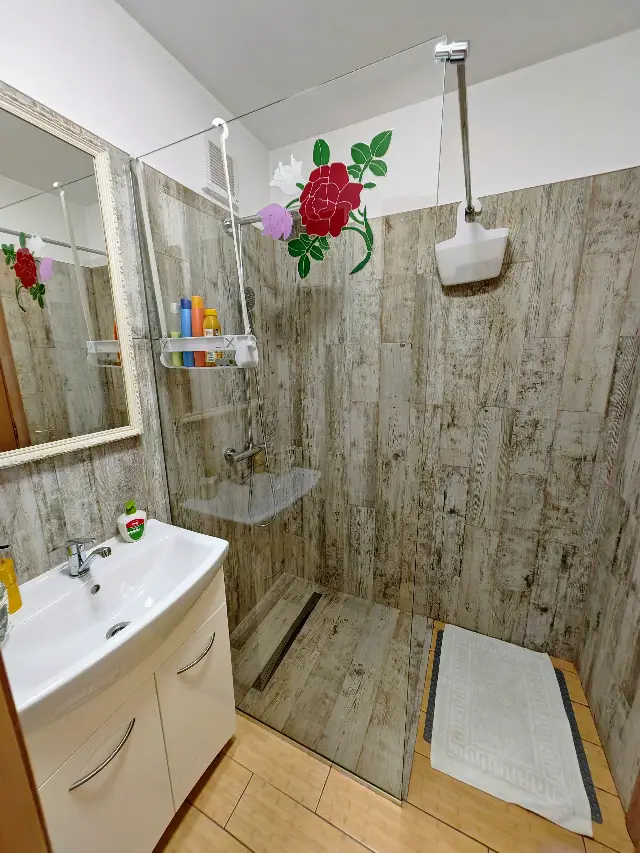 CASA DE SUB MĂGURĂ cameră Apartament 2 camere cladirea A