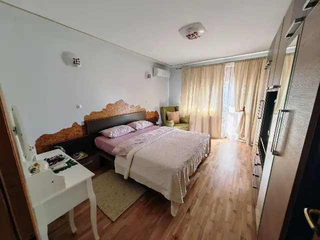 CASA DE SUB MĂGURĂ cameră Apartament 2 camere cladirea A