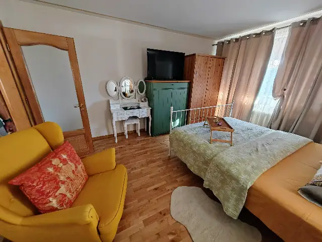 CASA DE SUB MĂGURĂ cameră Apartament 2 camere cladirea A
