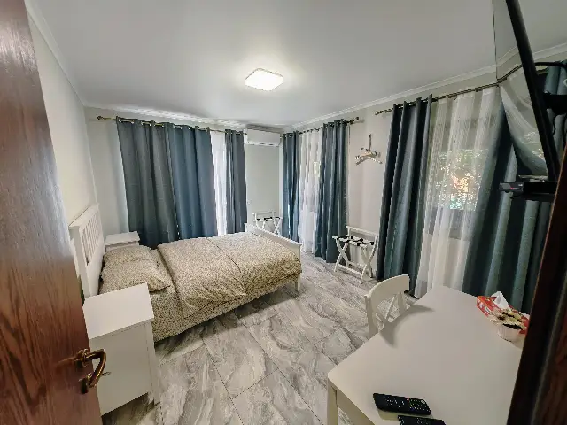 CASA DE SUB MĂGURĂ cameră Cameră dublă maxi cladire B