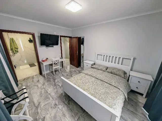 CASA DE SUB MĂGURĂ cameră Cameră dublă maxi cladire B