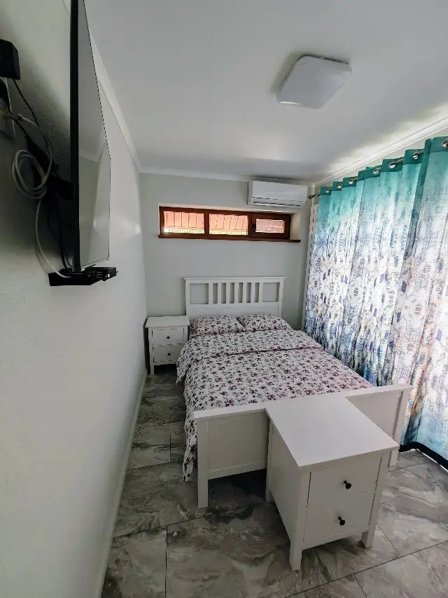 CASA DE SUB MĂGURĂ cameră Cameră dubla mini cladire B