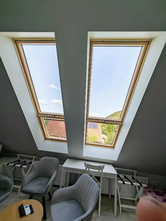 CASA DE SUB MĂGURĂ cameră Cameră cvadruplă cladire B