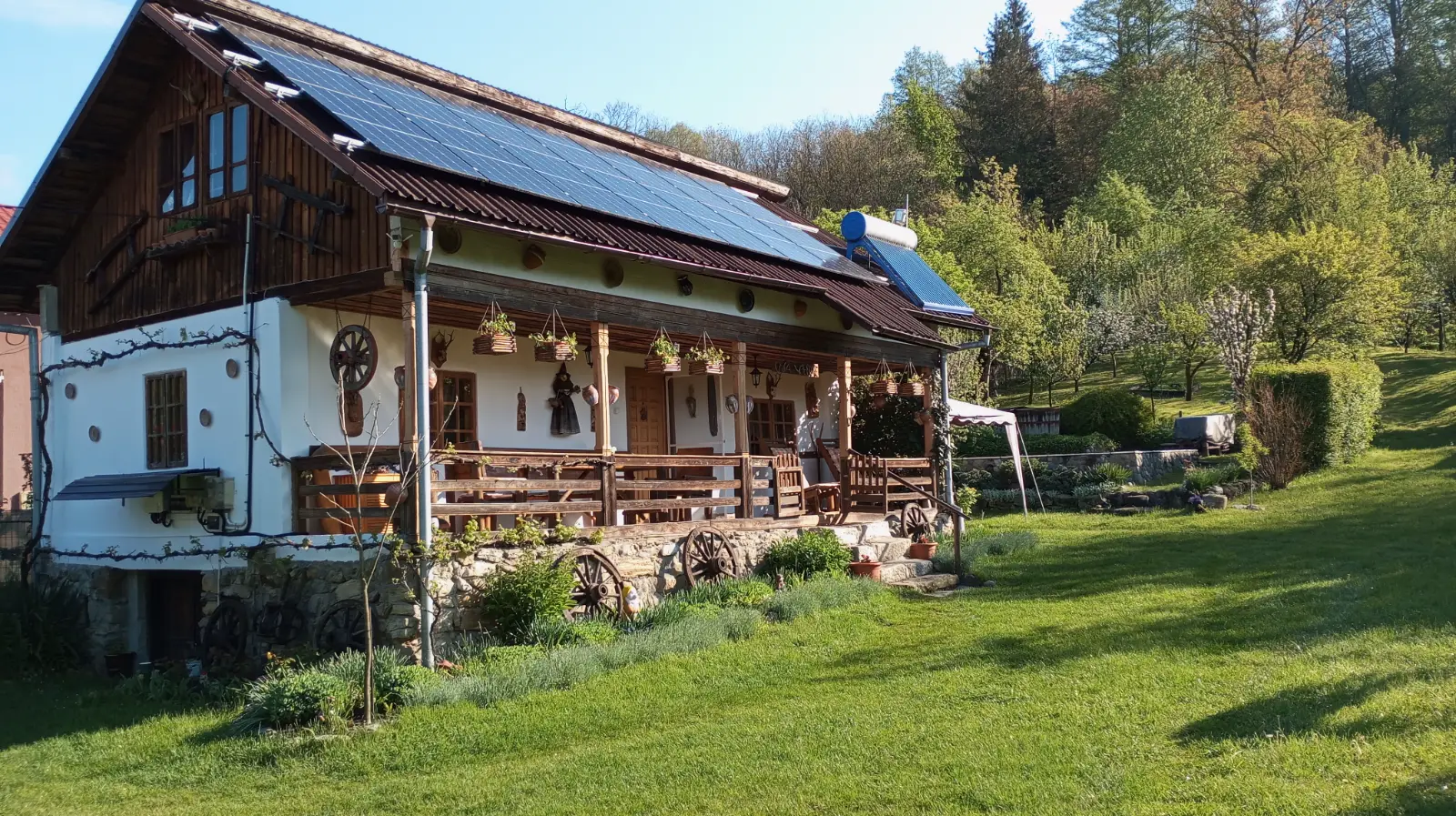 Cazare CASA RUSTICĂ OLTENIA în Stoeneşti, Vâlcea
