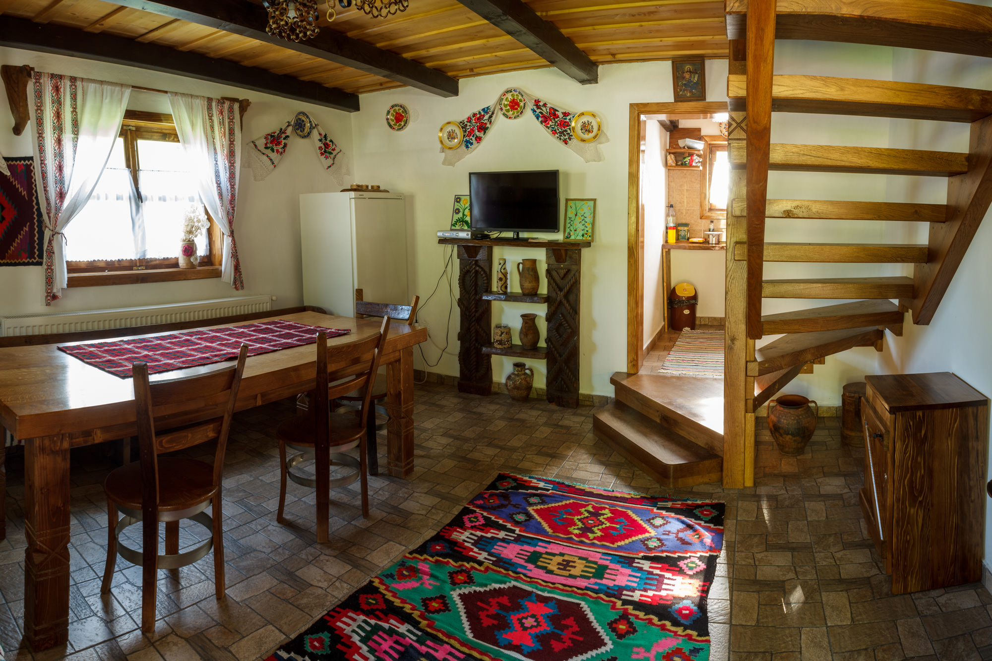 CĂSUŢA DIN SCOBAI exterior