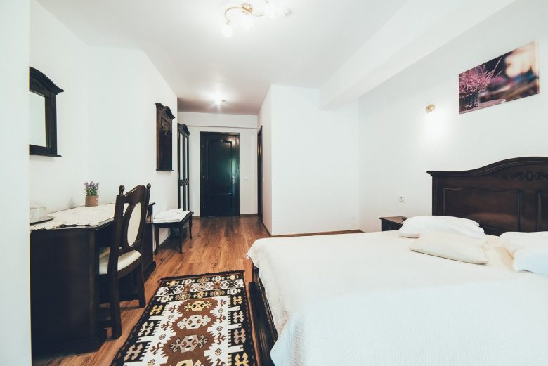 CONACUL DOMNIŢEI exterior