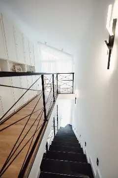 COZY HILLSIDE interior