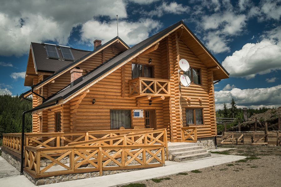 CRĂIASA CODRILOR exterior