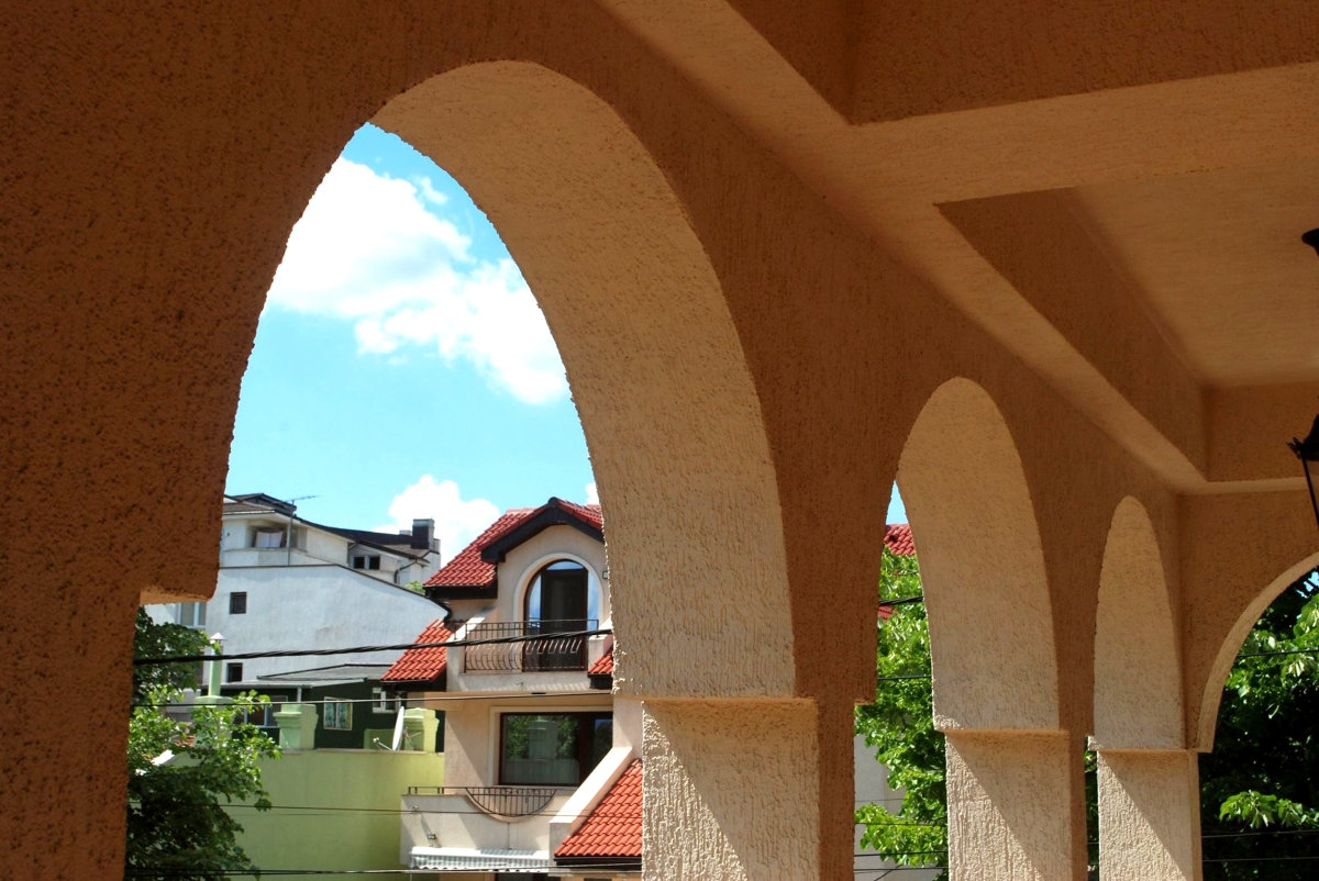 CURTEA BRÂNCOVENEASCA exterior