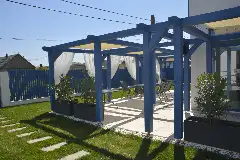DÉJÀ BLUE exterior