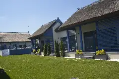 DÉJÀ BLUE exterior