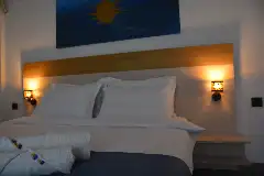 DÉJÀ BLUE interior