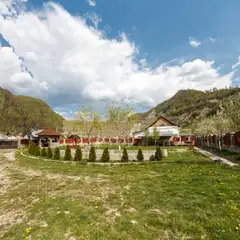 FELIX exterior