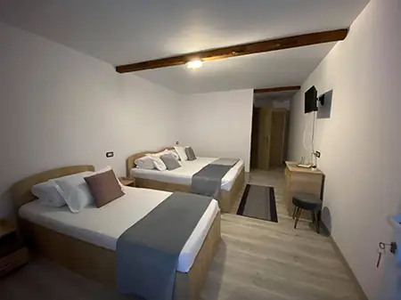 Cazare FLORINA în Poiana Mărului, CARAŞ-SEVERIN - florina-com-zavoi-sat-poiana-marului