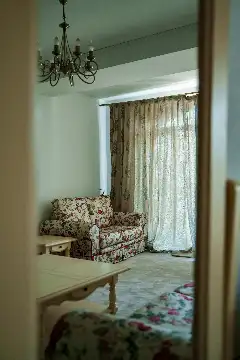 HIDDEN HILLS interior