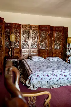 HIDDEN HILLS interior