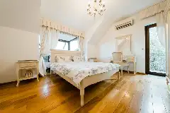 HIDDEN HILLS interior