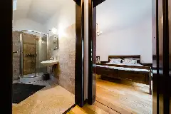 HIDDEN HILLS interior