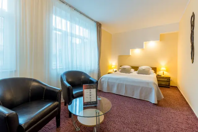 HOTEL AMBIENT cameră Camere Duble / Twin Confort 3* fara lift si acces la Spa