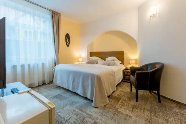 HOTEL AMBIENT cameră Camere Duble / Twin Confort 3* fara lift si acces la Spa