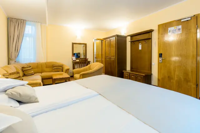 HOTEL AMBIENT cameră Camere Duble / Twin Confort 3* fara lift si acces la Spa