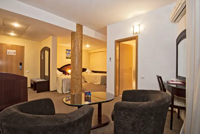 HOTEL AMBIENT cameră Camere Duble / Twin Deluxe 4*
