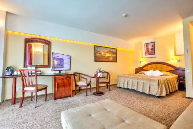 HOTEL AMBIENT cameră Camere Duble / Twin Deluxe 4*