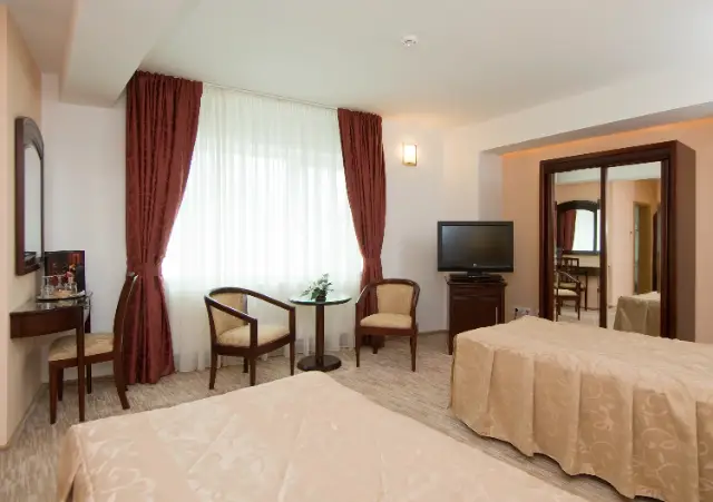 HOTEL AMBIENT cameră Camere Duble / Twin Deluxe 4*