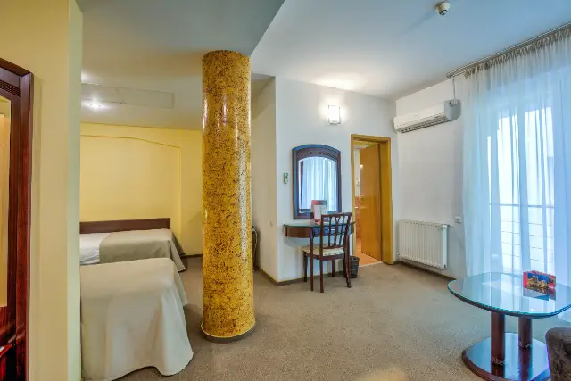 HOTEL AMBIENT cameră Camere Duble / Twin Deluxe 4*