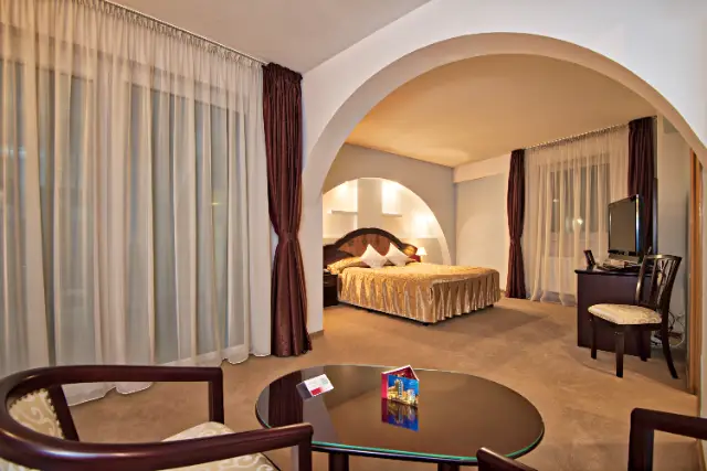 HOTEL AMBIENT cameră Camere Duble Executive 4*