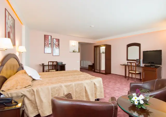 HOTEL AMBIENT cameră Camere Duble Executive 4*
