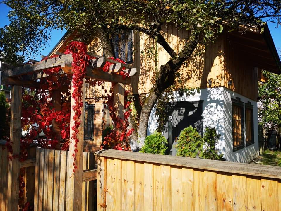 LA CASSA exterior