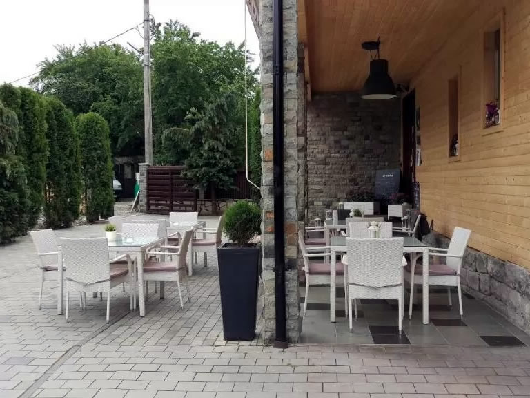 LA CASSA exterior