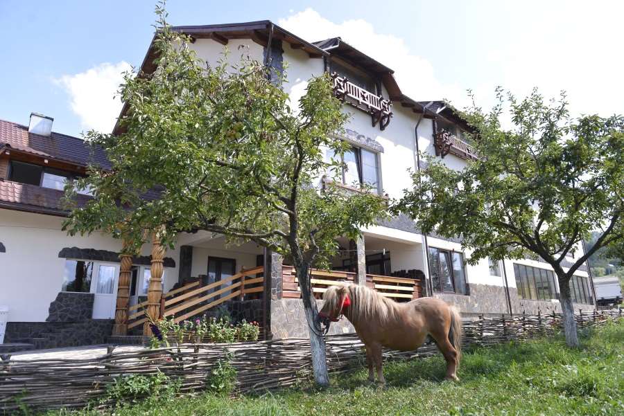 LACRAMIOARA exterior