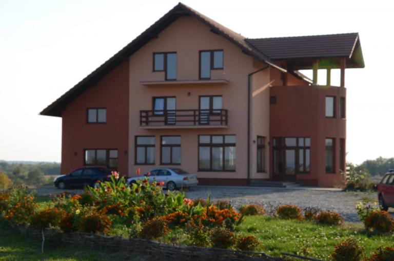 Cazare LALEAUA PESTRIŢĂ în Fersig, MARAMUREŞ